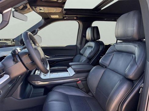 New 2026 Lincoln Navigator L Reserve w/ Jet Appearance Package image 13