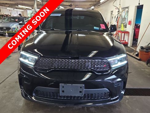 Used 2023 Dodge Durango SXT w/ SXT Blacktop Group AWD/4WD image 3