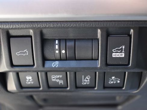 Used 2018 Subaru Outback 2.5i Limited AWD/4WD image 23