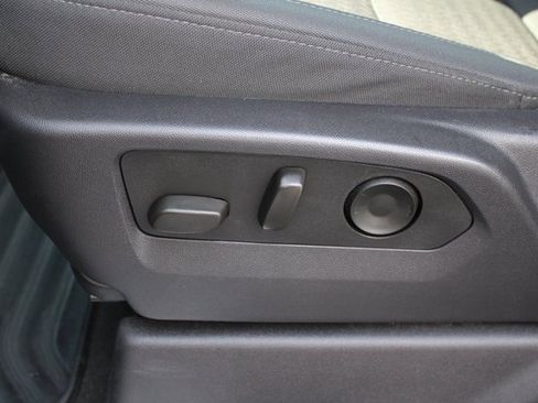 Used 2025 Chevrolet Silverado 1500 LT image 6