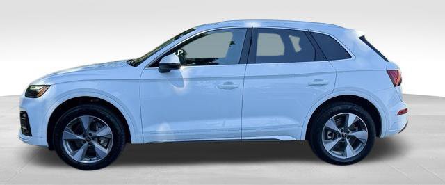 Used 2023 Audi Q5 Premium w/ Convenience Package AWD/4WD image 4