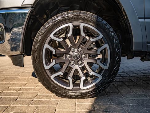 Used 2025 RAM 1500 Limited AWD/4WD image 10