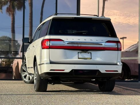 Used 2019 Lincoln Navigator Reserve image 8
