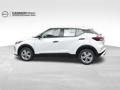 New 2025 Nissan Kicks Play S FWD image 8