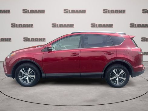 Used 2018 Toyota RAV4 XLE AWD/4WD image 2