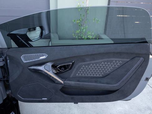 Used 2018 Lamborghini Huracan Performante image 68