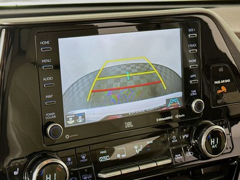 Certified 2022 Toyota Highlander Limited image 17