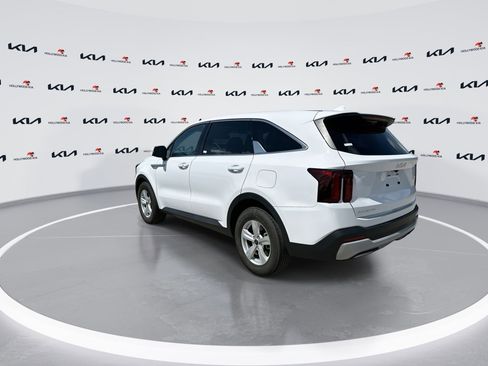 Certified 2025 Kia Sorento LX FWD image 6