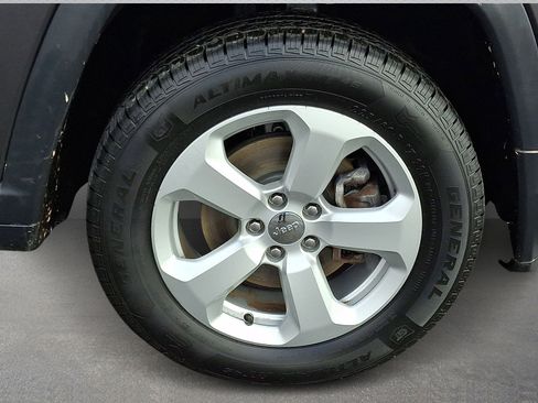 Certified 2019 Jeep Compass Latitude w/ Popular Equipment Group image 8