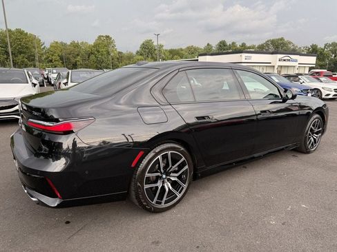 Used 2024 BMW 760i xDrive w/ Executive Package AWD/4WD image 4