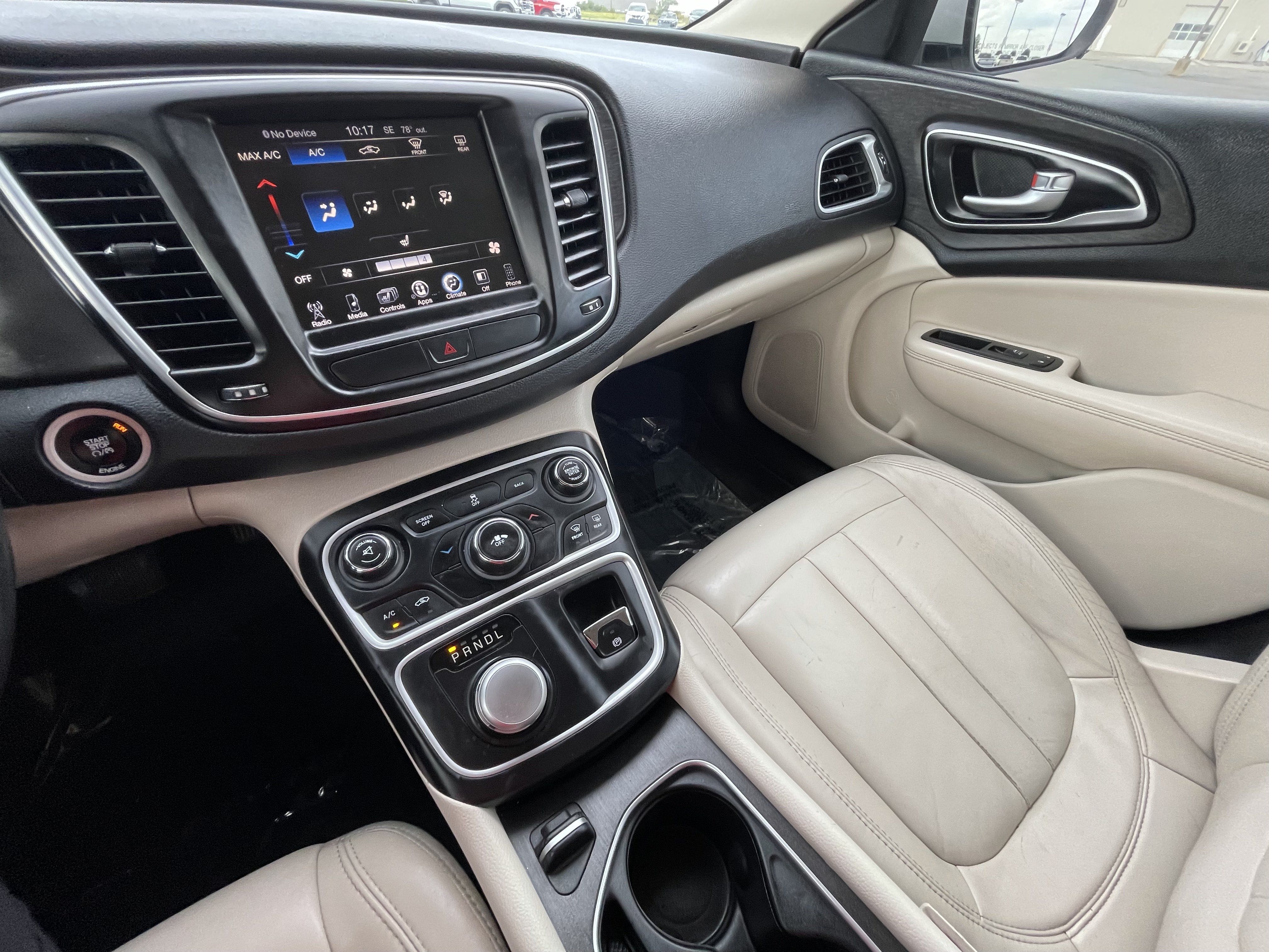 Used 2016 Chrysler 200 Limited FWD image 23
