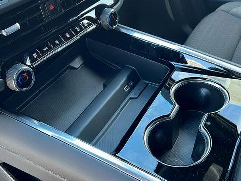 New 2026 Chevrolet Suburban LS image 22