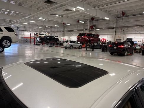 Used 2006 Toyota Avalon XLS image 3