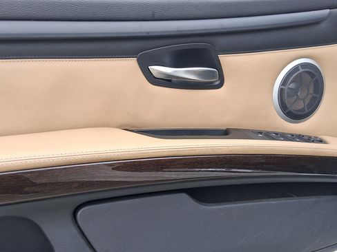 Used 2010 BMW M3 Convertible image 11