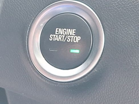 Used 2024 GMC Terrain SLE image 31