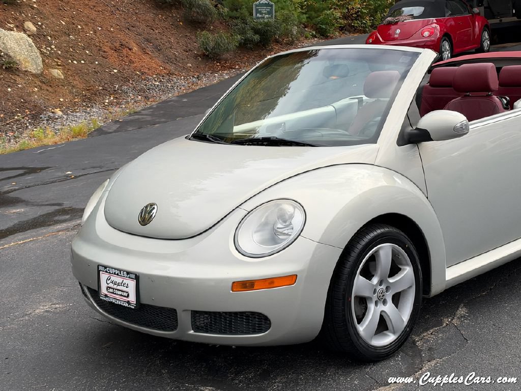 Used 2009 Volkswagen Beetle Blush FWD image 27