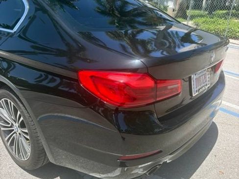 Used 2018 BMW 530i w/ Premium Package RWD image 4