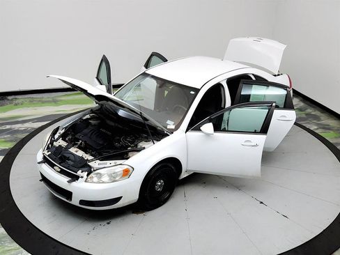 Used 2014 Chevrolet Impala Police FWD image 30