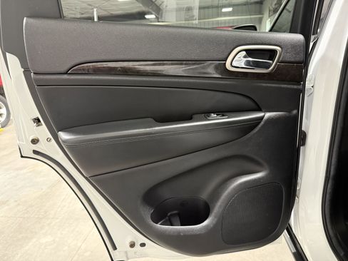 Used 2013 Jeep Grand Cherokee Laredo image 21