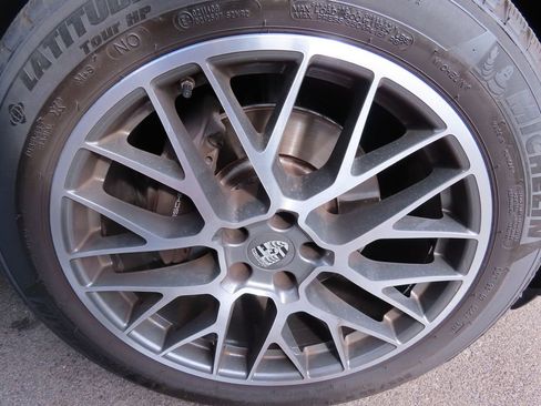 Used 2018 Porsche Macan image 13