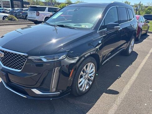 Used 2021 Cadillac XT6 Premium Luxury AWD/4WD image 2