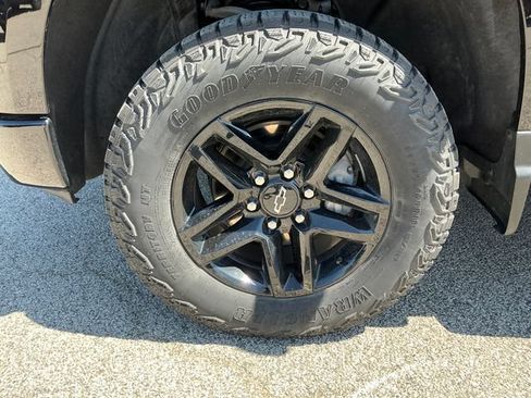 Certified 2024 Chevrolet Silverado 1500 LT Trail Boss w/ LT Trail Boss Premium Package AWD/4WD image 19