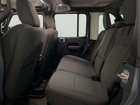 Used 2024 Jeep Wrangler Unlimited image 26