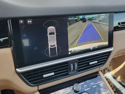 Used 2019 Porsche Cayenne E-Hybrid AWD/4WD image 10