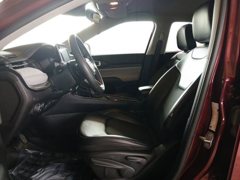 Used 2022 Jeep Compass Latitude image 9