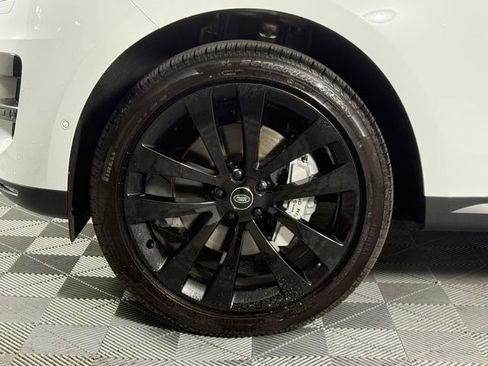 Used 2025 Land Rover Range Rover Sport SE AWD/4WD image 13