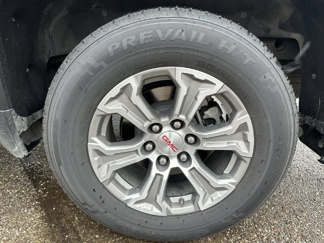 Used 2025 GMC Sierra 1500 SLT AWD/4WD image 27
