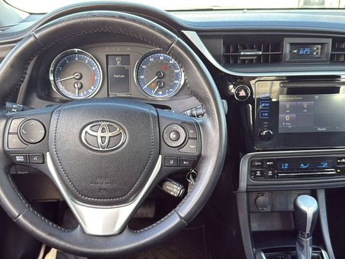 Used 2017 Toyota Corolla SE FWD image 19