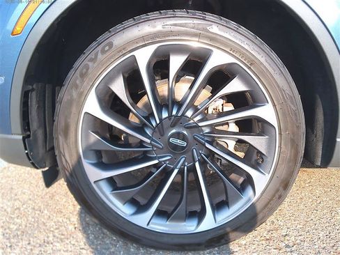 Used 2020 Lincoln Aviator Reserve w/ Equipment Group 202A AWD/4WD image 26