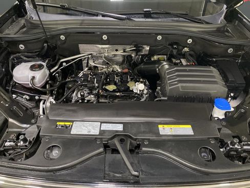 Used 2024 Volkswagen Atlas Cross Sport SE w/ Black Wheel Package image 40