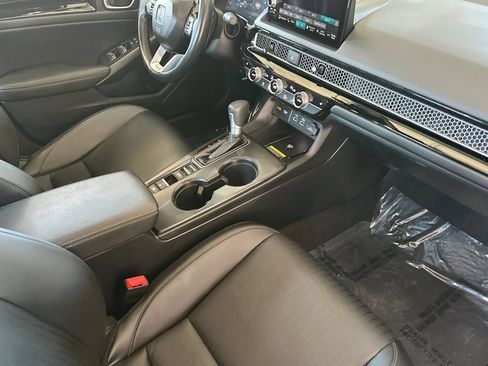 Used 2024 Honda Civic Touring image 16