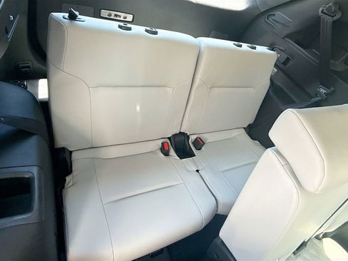 Used 2024 Mitsubishi Outlander SEL FWD image 29
