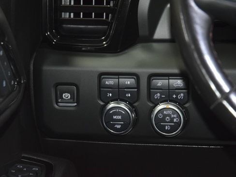 Used 2024 GMC Sierra 2500 AT4X AWD/4WD image 39