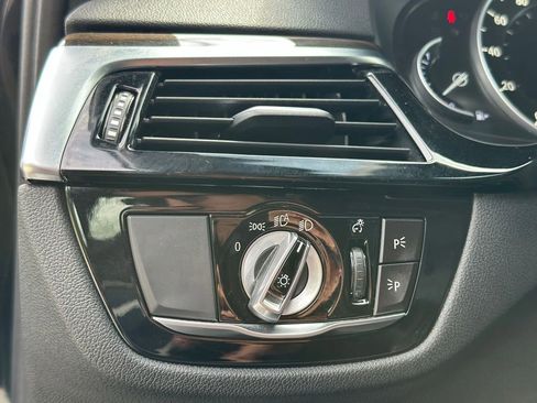 Used 2019 BMW 530i xDrive w/ Convenience Package AWD/4WD image 32
