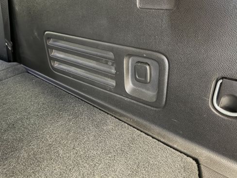 Used 2020 Chevrolet Traverse RS FWD image 31