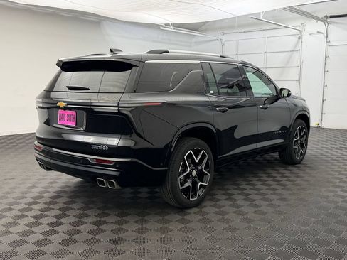 Used 2025 Chevrolet Traverse High Country FWD image 9