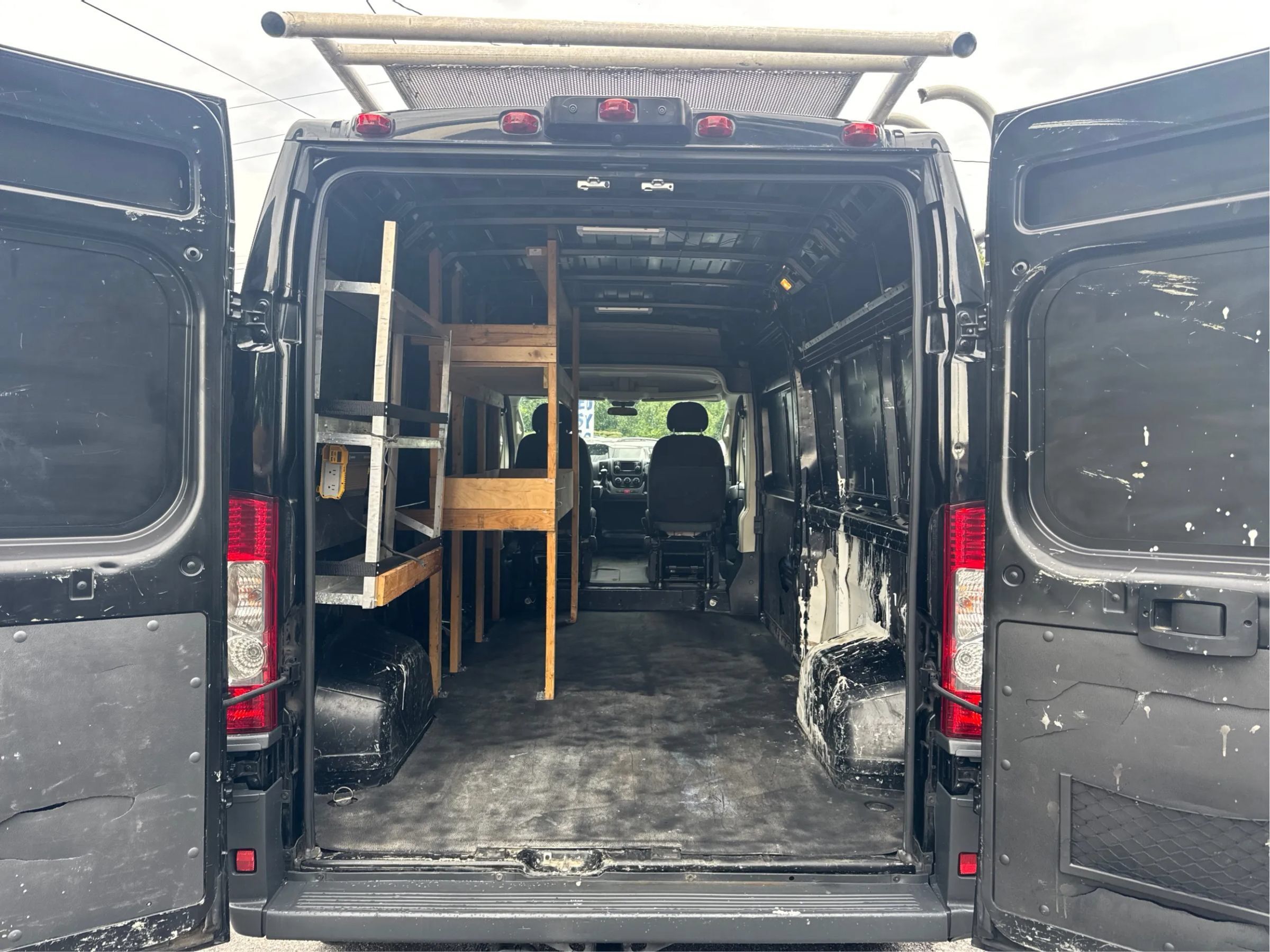 Used 2017 RAM ProMaster 2500 w/ Premium Appearance Group FWD image 13