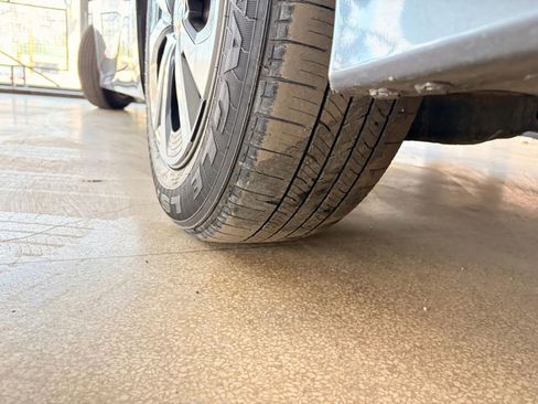 Used 2017 Toyota Prius Prime Premium image 42