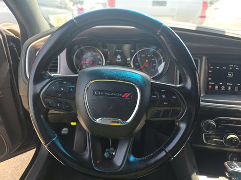 Used 2020 Dodge Charger SXT RWD image 13