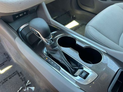 Used 2025 Chevrolet Malibu LT FWD image 12