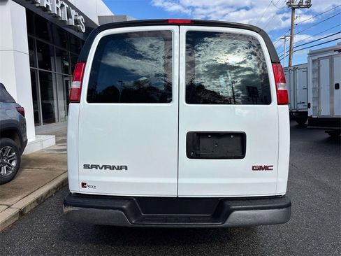 Used 2023 GMC Savana 2500 w/ Driver Convenience Package image 3