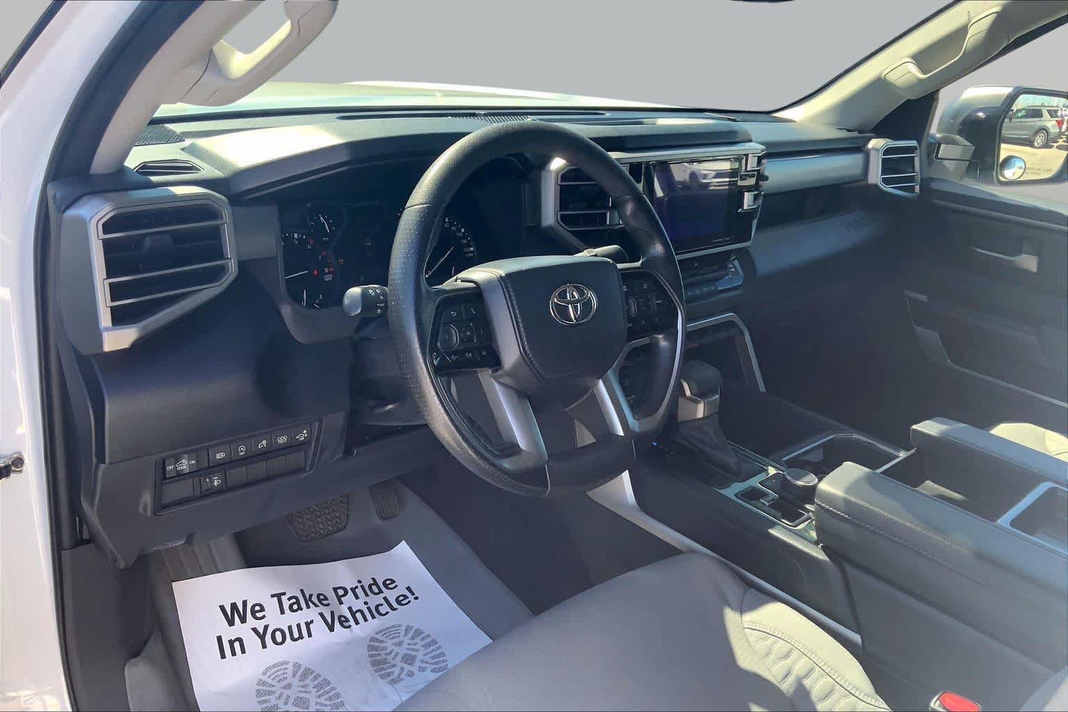 Used 2023 Toyota Tundra SR5 w/ SR5 Convenience Package AWD/4WD image 17