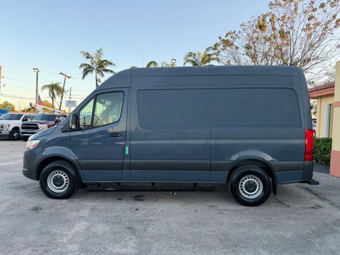 Used 2019 Mercedes-Benz Sprinter 144 image 2