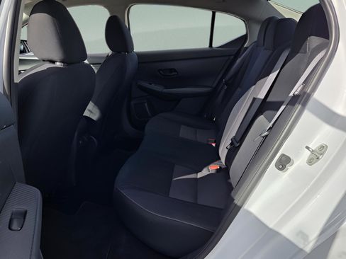 Used 2024 Nissan Sentra SV FWD image 10