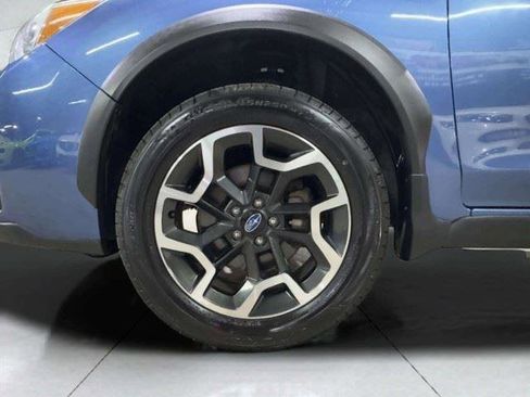 Used 2017 Subaru Crosstrek 2.0i Premium w/ Popular Package #1 AWD/4WD image 57