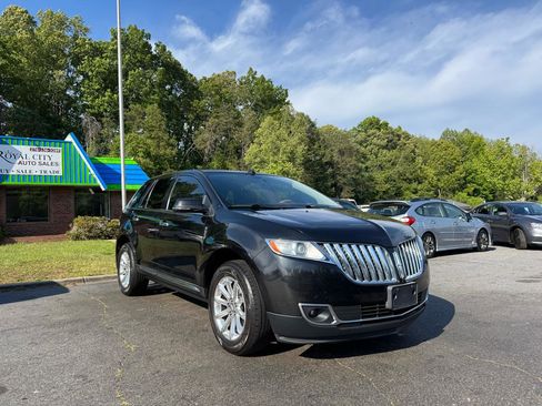 Used 2015 Lincoln MKX AWD w/ Equipment Group 102A image 3